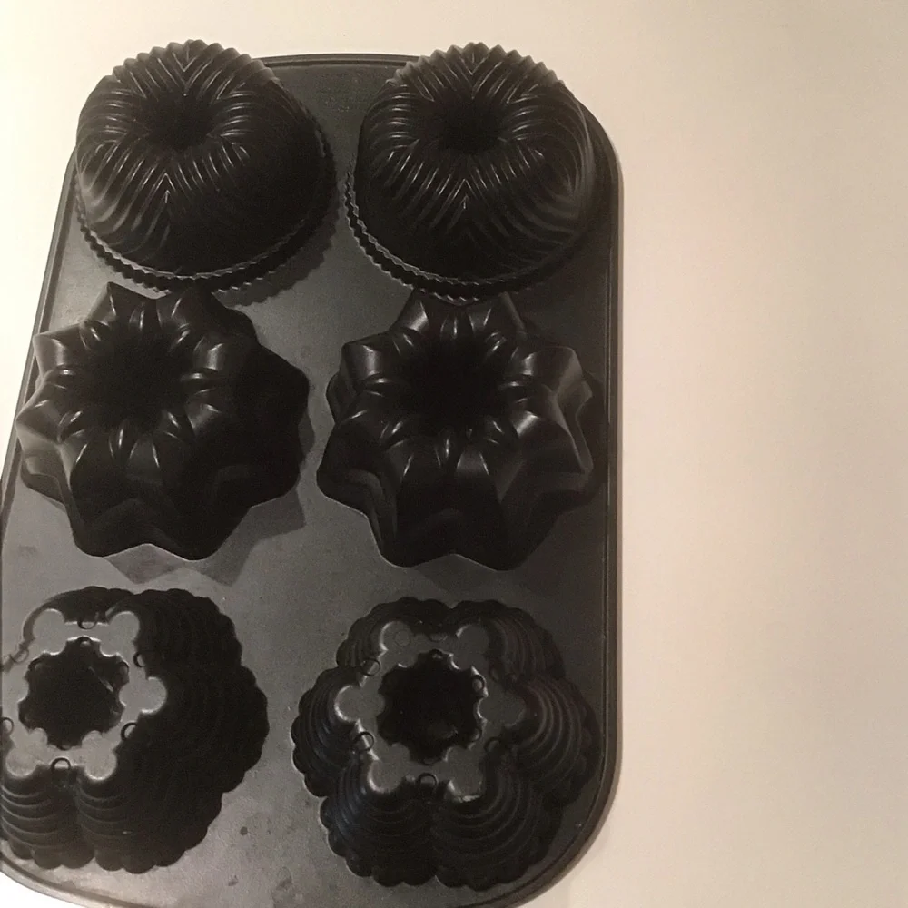 Nordic Ware Multi Mini Bundt Pan 6 Cup Cast Aluminum Nonstick Cathedral Bavarian